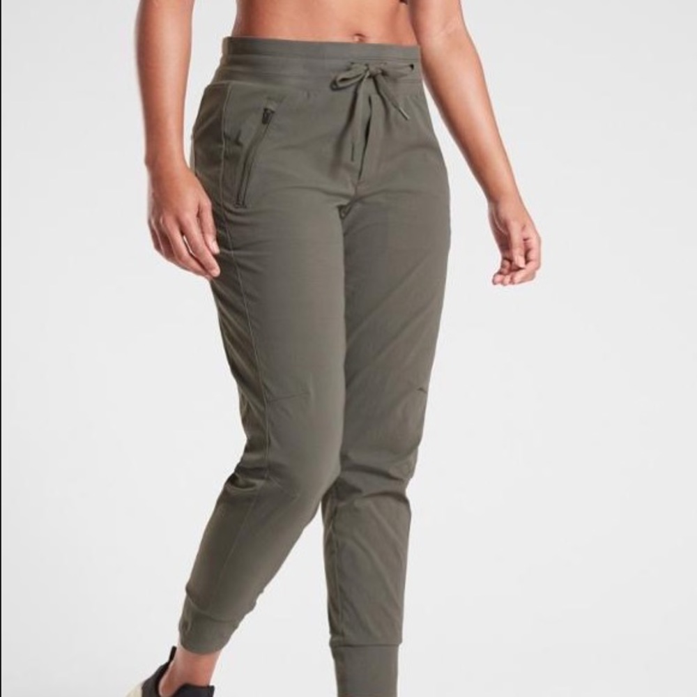 VGUC Athleta Trekkie North Jogger